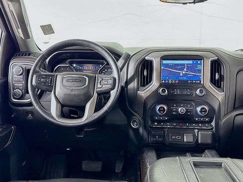 Used 2022 GMC Sierra 3500 Denali w/ Denali Black Diamond Edition AWD/4WD image 11