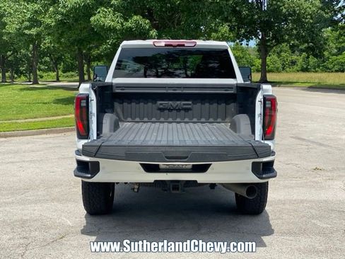 Used 2025 GMC Sierra 2500 AT4 AWD/4WD image 16