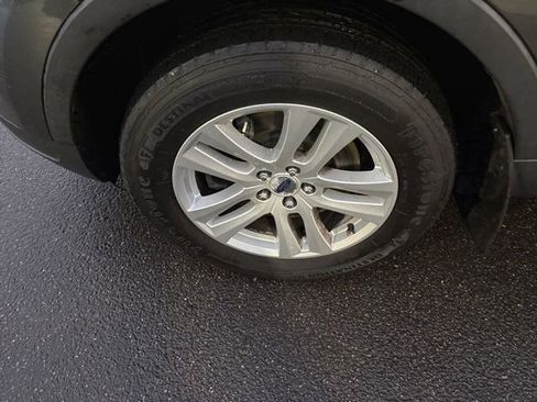 Used 2018 Ford Explorer XLT image 45