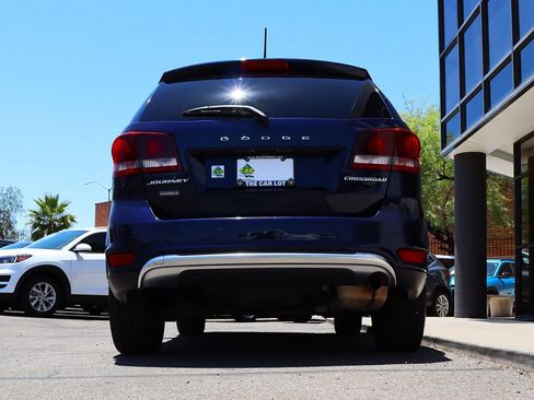 Used 2020 Dodge Journey Crossroad FWD image 12