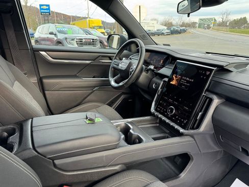 Used 2025 GMC Acadia Elevation image 47