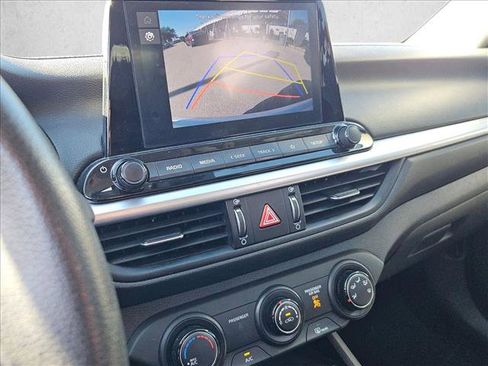 Used 2022 Kia Forte LXS image 11