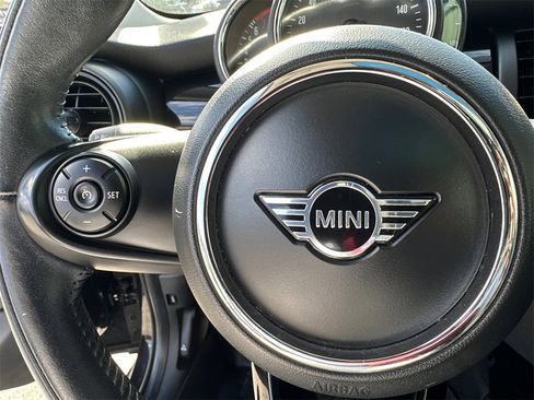 Used 2020 MINI Cooper 4-Door Hardtop image 25