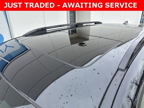 Used 2025 Honda Pilot Touring image 4