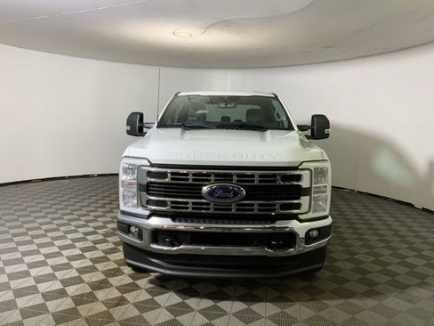 Used 2023 Ford F250 XLT image 2