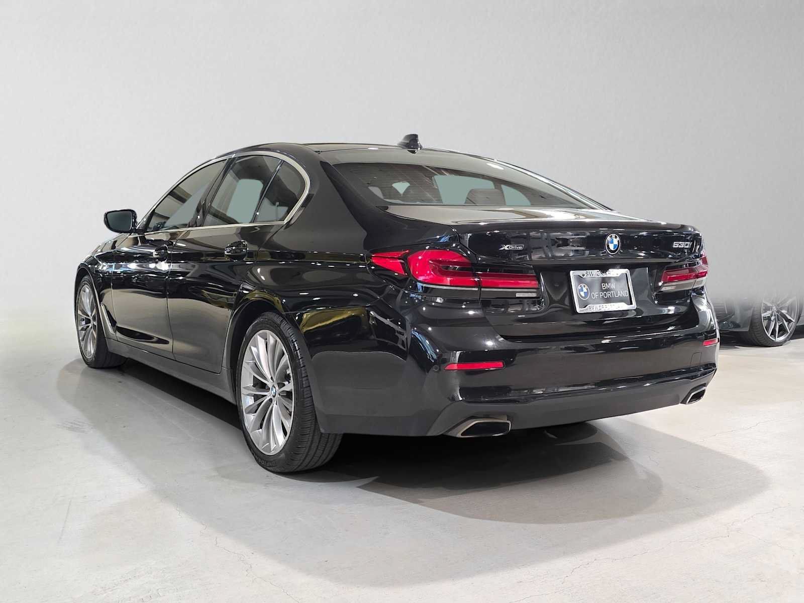 Used 2023 BMW 530i xDrive AWD/4WD image 5