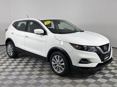 Used 2021 Nissan Rogue Sport S image 3