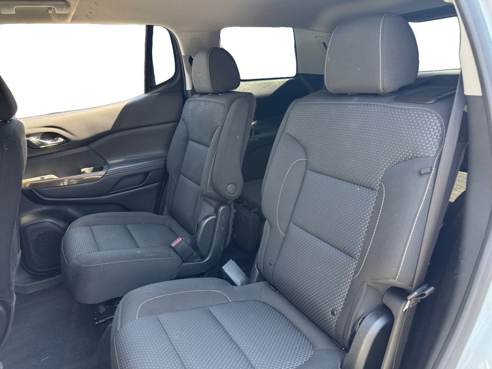 Used 2022 GMC Acadia SLE FWD image 13