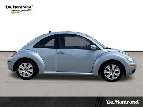 Used 2010 Volkswagen Beetle Coupe image 2