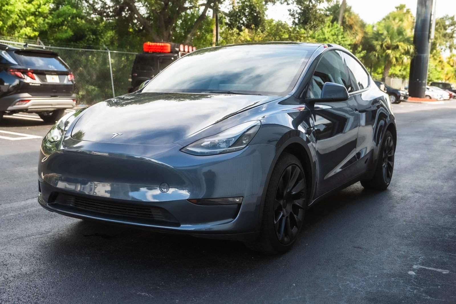 Used 2023 Tesla Model Y 2WD image 11