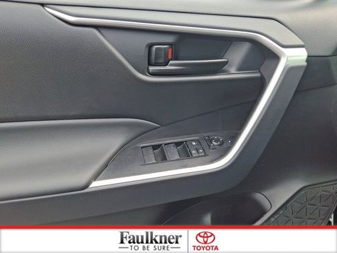 Certified 2025 Toyota RAV4 LE AWD/4WD image 12