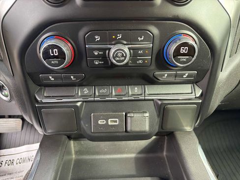 Used 2021 Chevrolet Silverado 1500 LT Trail Boss w/ LPO, Dark Essentials Package image 16