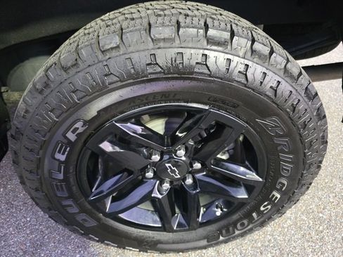 Used 2021 Chevrolet Silverado 1500 LT Trail Boss w/ Convenience Package II image 11