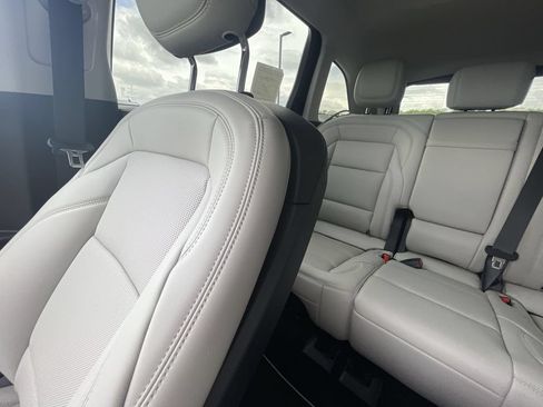 New 2026 Lincoln Nautilus Premier w/ Equipment Group 102A AWD/4WD image 12