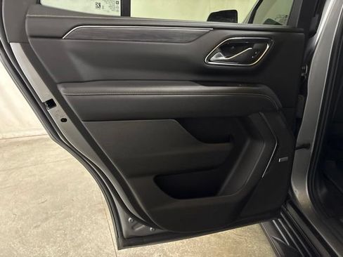 Used 2023 GMC Yukon SLT AWD/4WD image 30