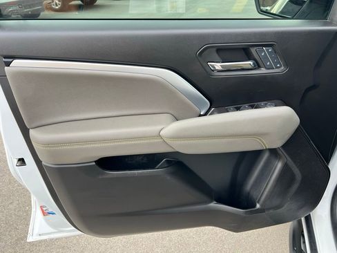 Used 2024 Chevrolet Colorado ZR2 w/ ZR2 Convenience Package III image 17