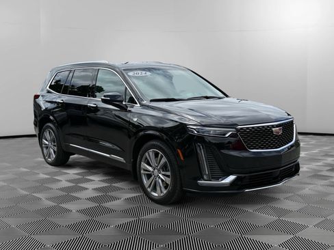 Used 2024 Cadillac XT6 Premium Luxury w/ Technology Package AWD/4WD image 7