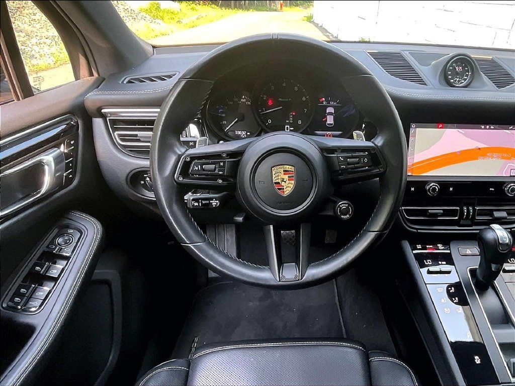 Certified 2023 Porsche Macan Turbo AWD/4WD image 11