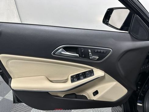 Used 2018 Mercedes-Benz GLA 250 4MATIC image 14