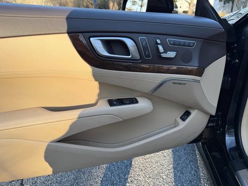 Used 2014 Mercedes-Benz SL 550 w/ Driver Assistance Package image 14
