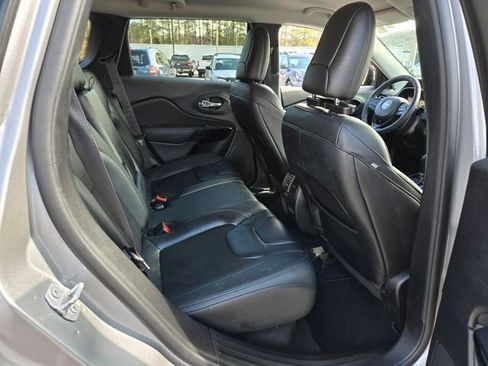 Used 2021 Jeep Cherokee Latitude Plus image 16