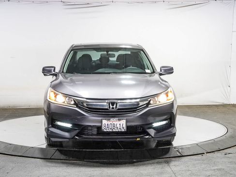 Used 2017 Honda Accord EX image 6