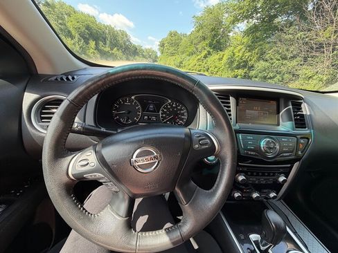 Used 2015 Nissan Pathfinder SV w/ Cargo Package AWD/4WD image 13