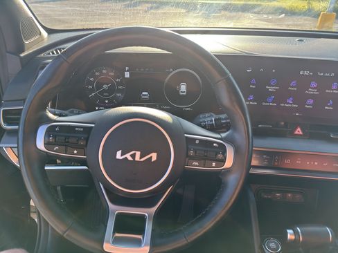 Used 2025 Kia Sportage SX FWD image 11