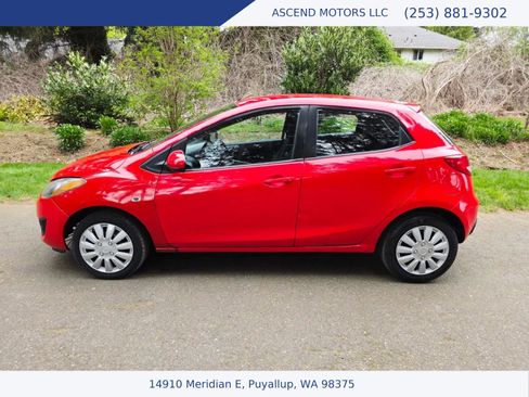 Used 2014 MAZDA MAZDA2 Sport FWD image 2