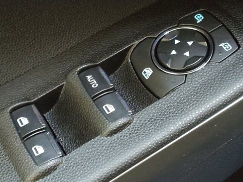 Used 2018 Ford EcoSport SE w/ SE Convenience Package image 27