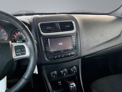 Used 2013 Dodge Avenger R/T image 9