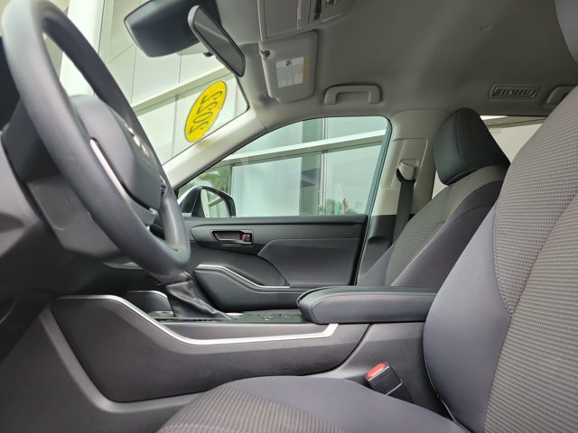 Used 2022 Toyota Highlander L FWD image 23