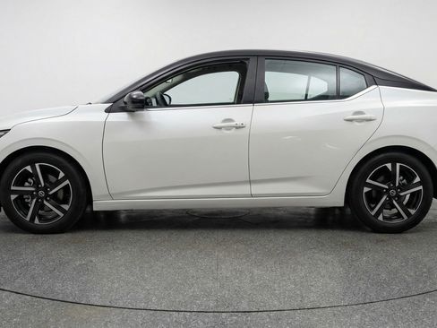 Used 2025 Nissan Sentra SV FWD image 5