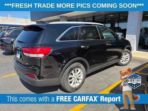 Used 2016 Kia Sorento FWD w/ LX Convenience Package image 4