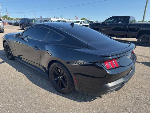 Used 2025 Ford Mustang GT RWD image 16