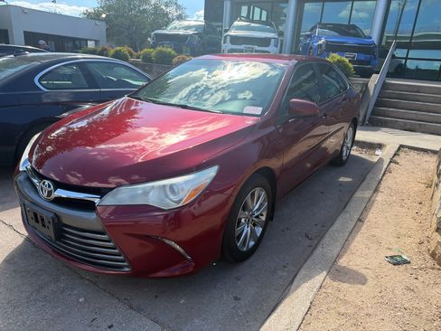 Used 2015 Toyota Camry XLE FWD image 19