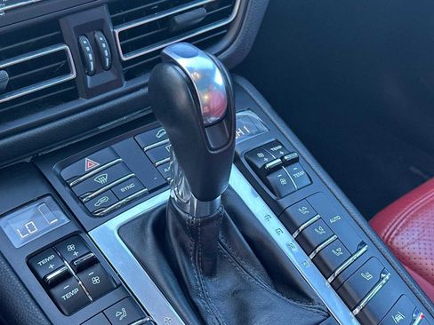 Used 2021 Porsche Macan S image 23