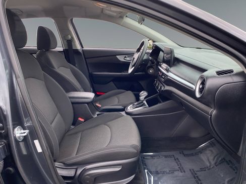 Used 2022 Kia Forte LXS FWD image 15
