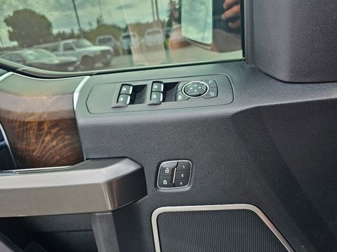 Used 2018 Ford F150 Limited image 25