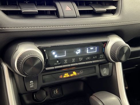 Used 2024 Toyota RAV4 LE image 21