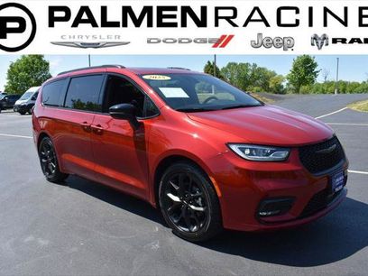 Certified 2025 Chrysler Pacifica Limited