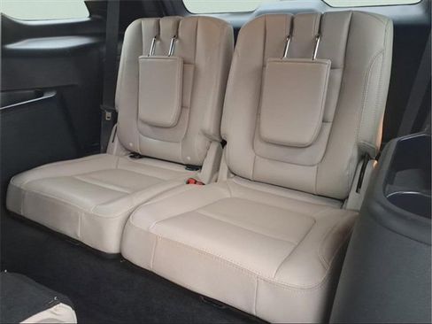 Used 2018 Ford Explorer XLT w/ Equipment Group 202A image 24