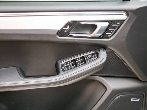 Certified 2026 Porsche Macan AWD/4WD image 60