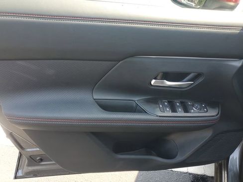 Used 2025 Nissan Kicks SR image 13