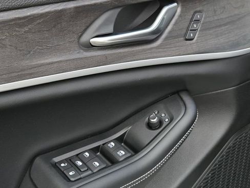 New 2025 Jeep Grand Cherokee Limited w/ Luxury Tech Group II RWD image 26