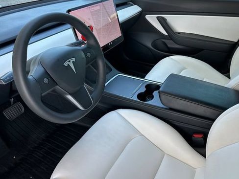 Used 2021 Tesla Model 3 Standard Range Plus RWD image 12