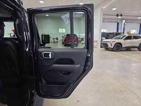 Used 2021 Jeep Wrangler Unlimited Rubicon AWD/4WD image 26