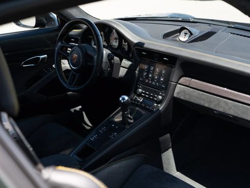 Used 2018 Porsche 911 GT3 RWD image 64
