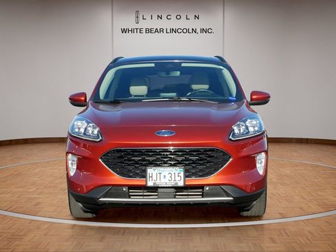 Used 2020 Ford Escape Titanium image 2