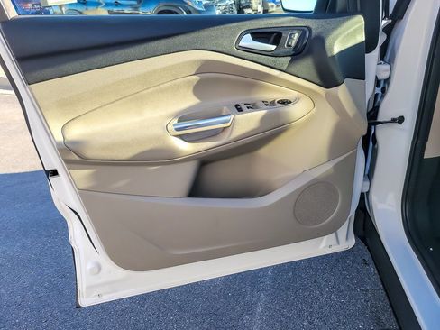 Used 2018 Ford Escape SE w/ SE Sync 3 Package image 17